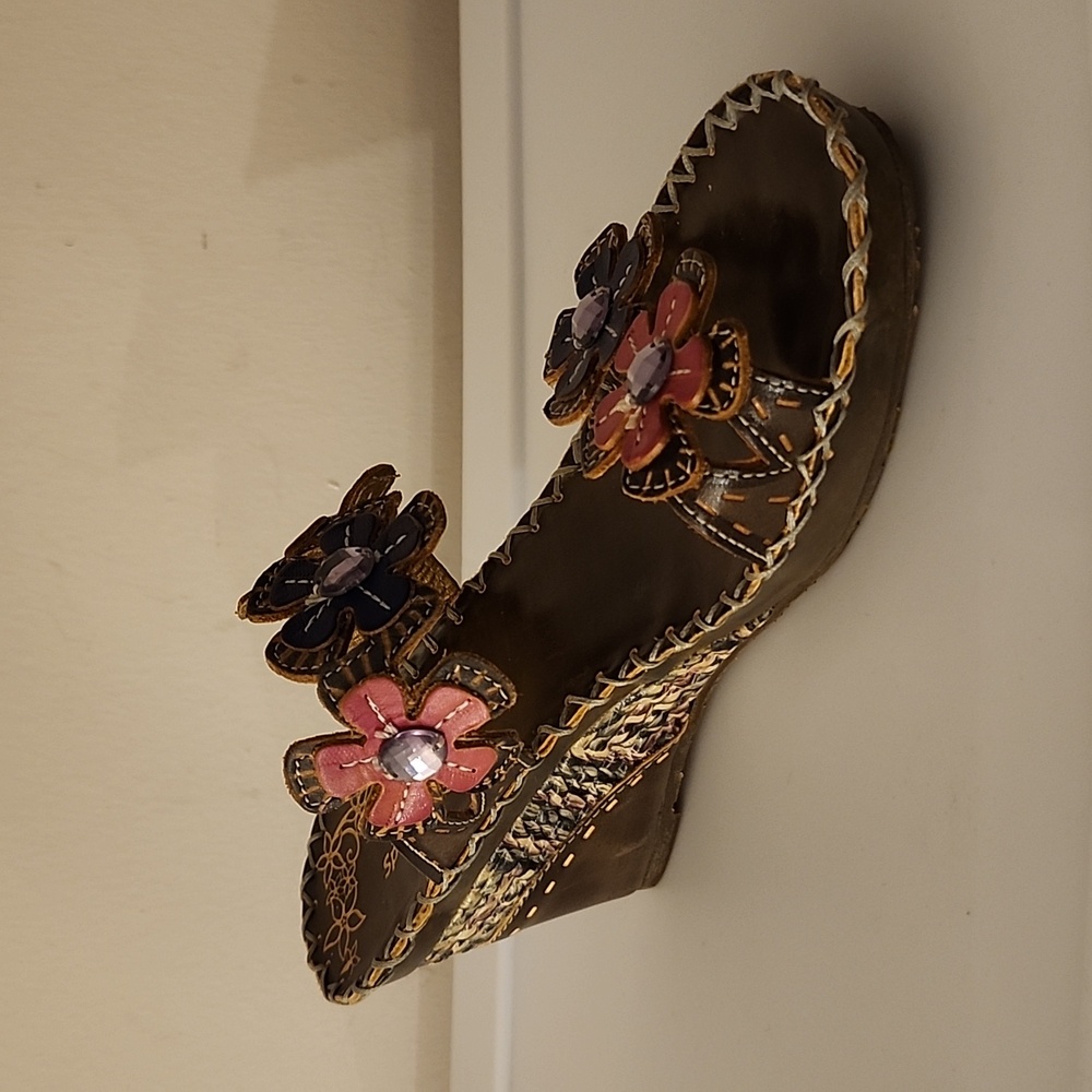 Spring Step Leather Sandals - Picture 3 of 13